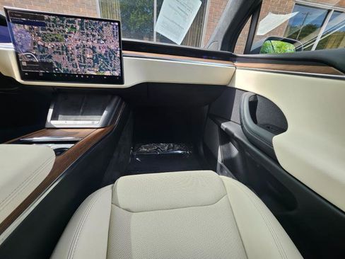 Used 2023 Tesla Model X AWD/4WD image 57