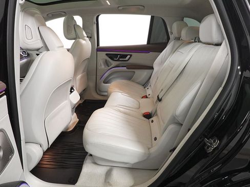 Used 2023 Mercedes-Benz EQS 580 4MATIC SUV image 31