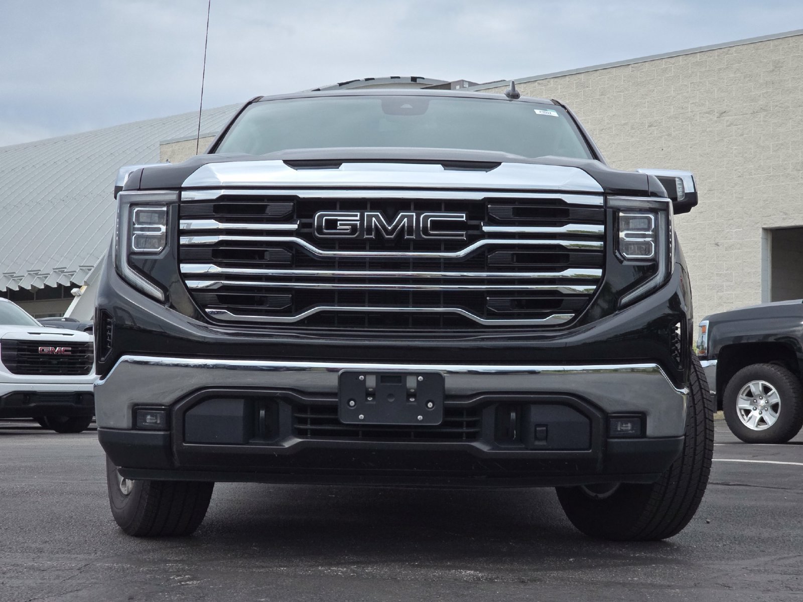 Used 2022 GMC Sierra 1500 SLT w/ SLT Convenience Package AWD/4WD image 6
