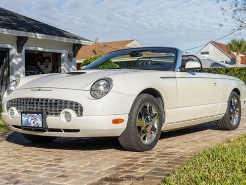 Used 2002 Ford Thunderbird Deluxe image 12