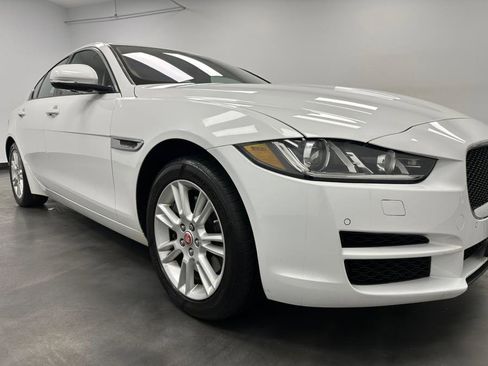 Used 2018 Jaguar XE Premium image 19