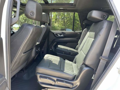 Used 2022 Chevrolet Tahoe Z71 w/ Luxury Package image 3