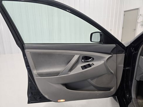 Used 2009 Toyota Camry LE image 11