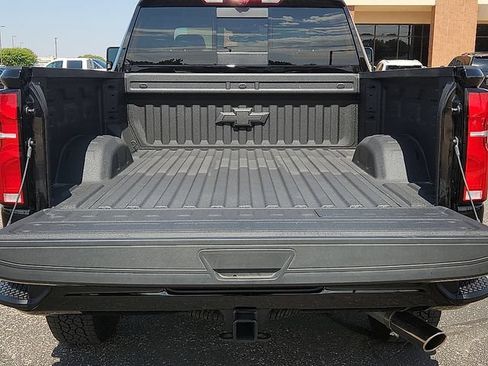 Used 2026 Chevrolet Silverado 2500 High Country w/ Midnight Edition AWD/4WD image 10