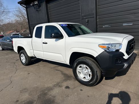 Used 2023 Toyota Tacoma SR image 1