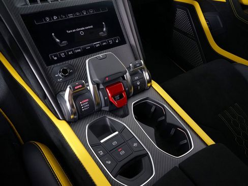 Used 2024 Lamborghini Urus Performante image 28
