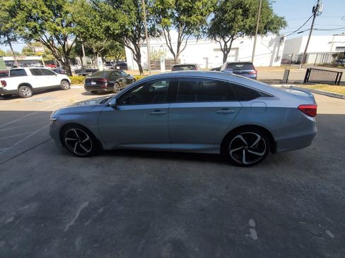 Used 2019 Honda Accord Sport image 3