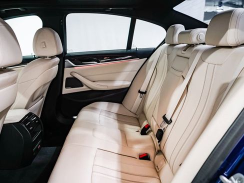 Used 2023 BMW 530i w/ Premium Package image 18