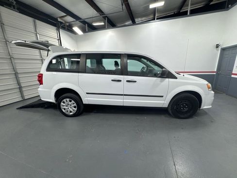 Used 2015 Dodge Grand Caravan American Value Package FWD image 7