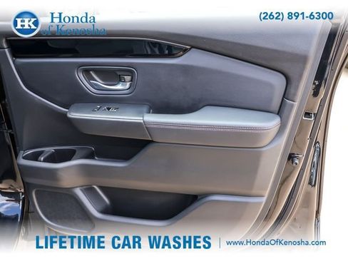 Certified 2025 Honda Pilot TrailSport image 29