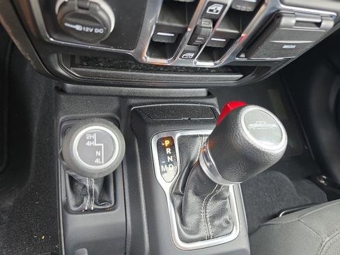 Used 2023 Jeep Gladiator Overland image 26