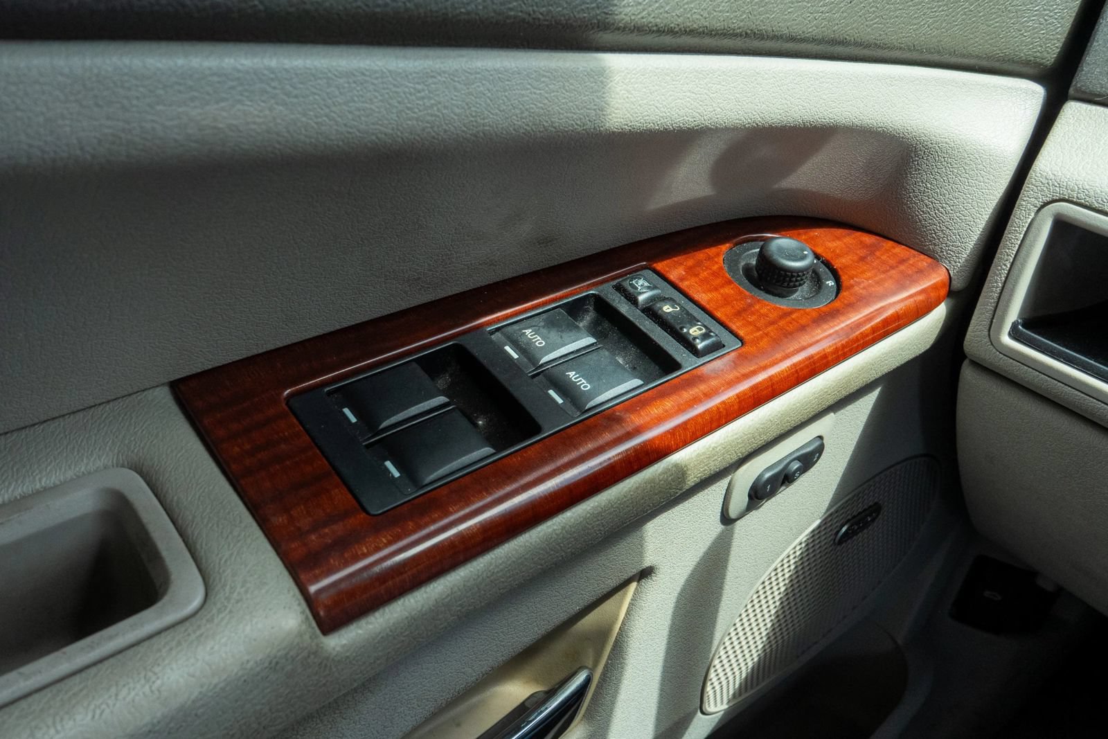 Used 2007 Jeep Grand Cherokee Limited RWD image 11