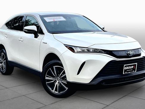 Used 2021 Toyota Venza LE AWD/4WD image 3