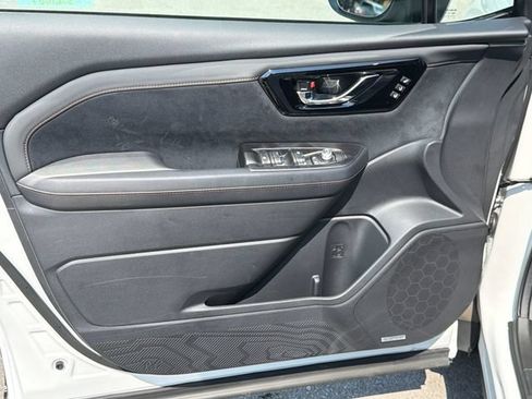 New 2026 Subaru Forester Touring AWD/4WD image 17