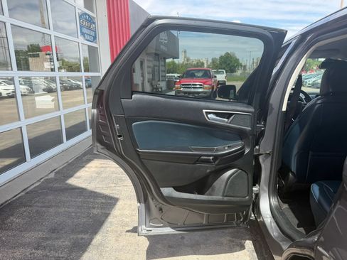 Used 2024 Ford Edge SEL w/ Sport Appearance Package AWD/4WD image 11