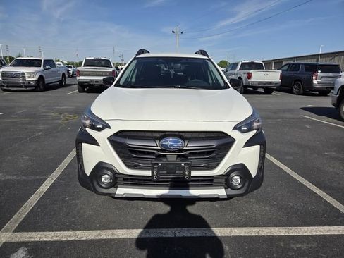 Used 2023 Subaru Outback Limited AWD/4WD image 2