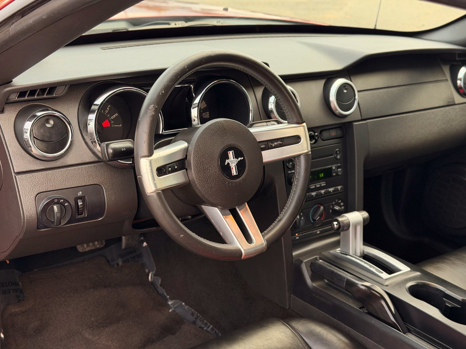 Used 2006 Ford Mustang Convertible RWD image 28