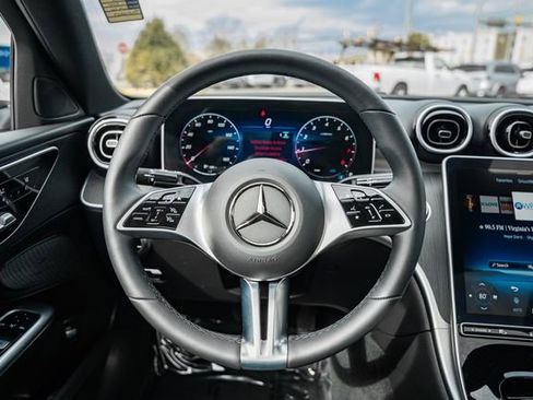 Used 2025 Mercedes-Benz C 300 4MATIC Sedan image 31