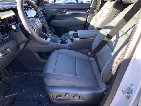 New 2026 GMC Terrain AT4 w/ Convenience Package III image 32