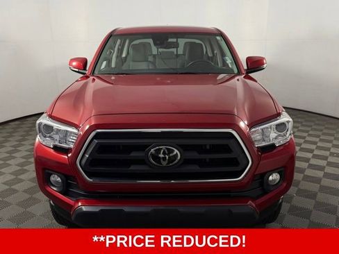 Used 2022 Toyota Tacoma SR5 w/ Technology Package RWD image 2
