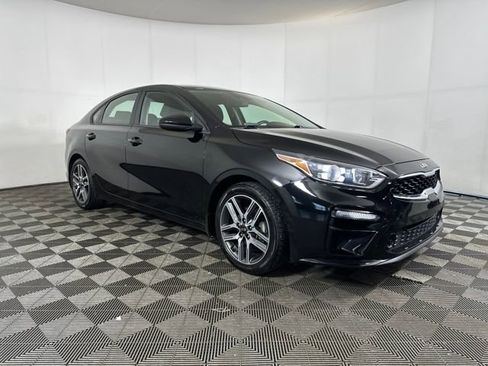 Used 2019 Kia Forte S image 2