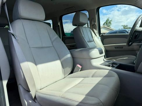 Used 2009 Chevrolet Suburban LT w/ Suspension Package, Off-Road image 17