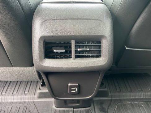 Used 2023 GMC Terrain SLT w/ Tech Package FWD image 19