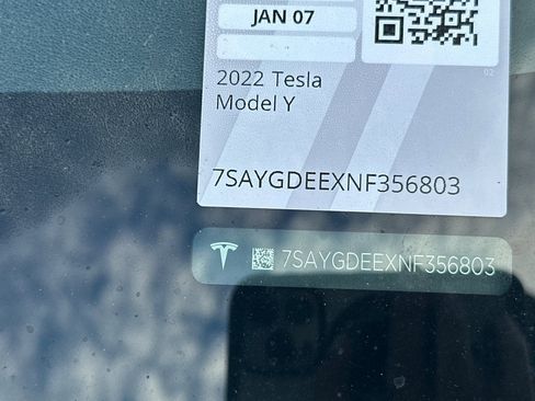 Used 2022 Tesla Model Y Long Range image 16
