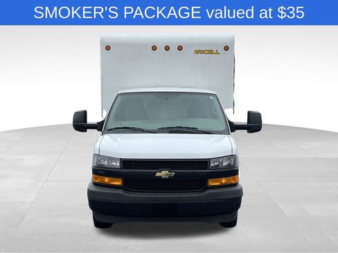 Used 2018 Chevrolet Express 4500 w/ Driver Convenience Package image 7