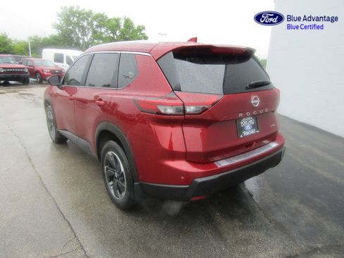 Used 2025 Nissan Rogue SV w/ SV Premium Package AWD/4WD image 7