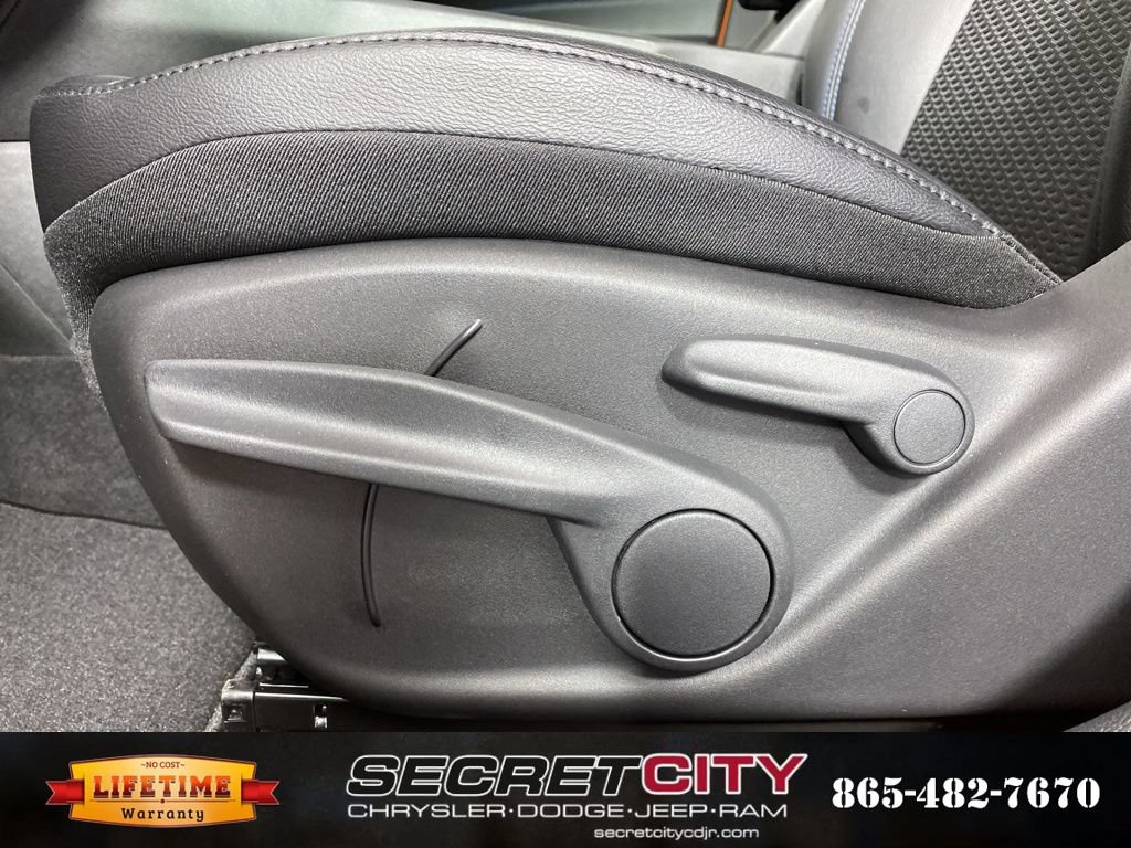 New 2026 Jeep Compass Latitude AWD/4WD image 14