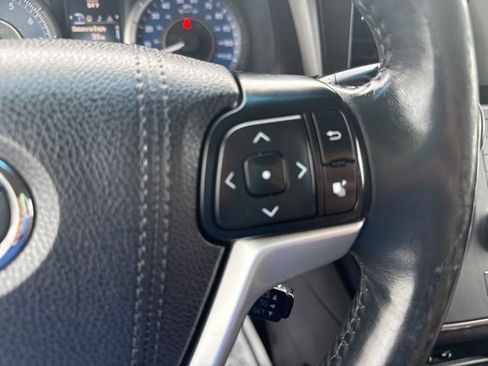 Used 2016 Toyota Sienna Limited Premium image 25