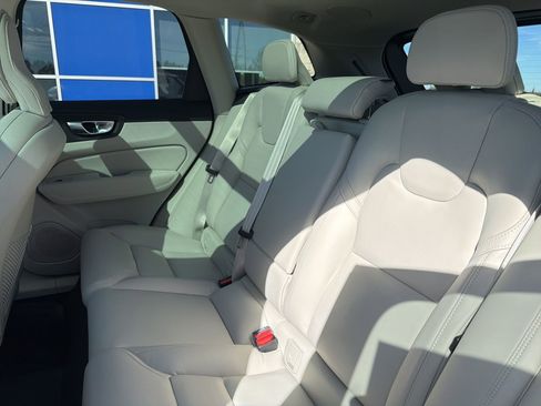 New 2026 Volvo XC60 B5 Ultra w/ Protection Package Premier image 37