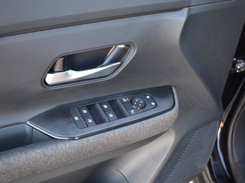 Certified 2025 Nissan Kicks SV image 13