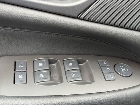 Used 2016 Cadillac Escalade ESV Premium image 19