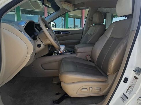 Used 2014 Nissan Pathfinder Platinum FWD image 16