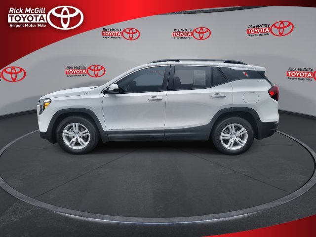 Used 2023 GMC Terrain SLE w/ Driver Convenience Package FWD image 5
