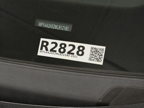 Certified 2021 Porsche Macan AWD/4WD image 58