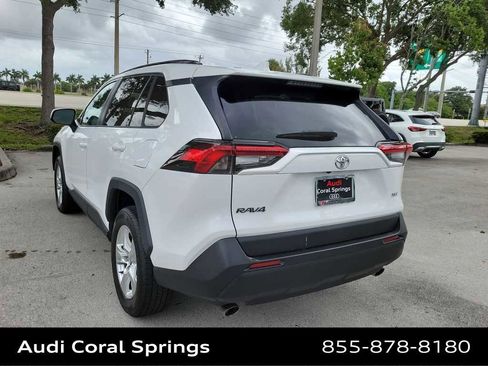Used 2021 Toyota RAV4 XLE w/ Convenience Package FWD image 12