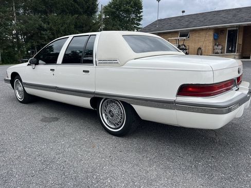 Used 1992 Buick Roadmaster Sedan RWD image 6