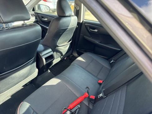 Used 2017 Toyota Camry SE image 16