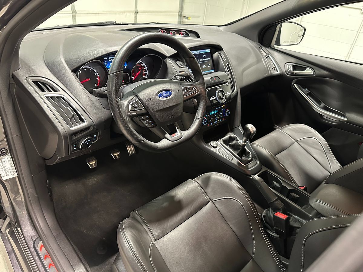 Used 2015 Ford Focus ST w/ Equipment Group 402A FWD image 27