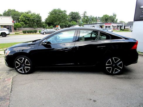 Used 2017 Volvo S60 T5 Dynamic AWD/4WD image 10