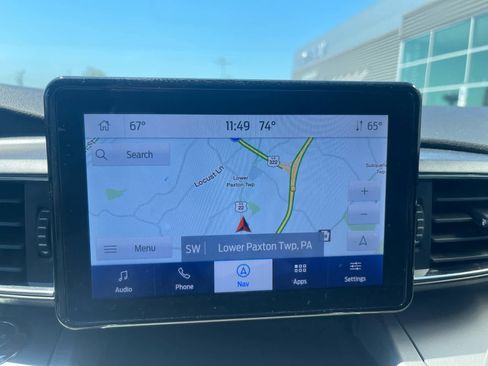 Used 2023 Ford Explorer XLT w/ Equipment Group 202A AWD/4WD image 17