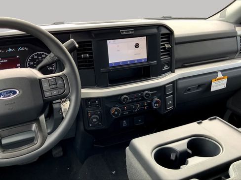New 2026 Ford F250 XLT w/ FX4 Off-Road Package AWD/4WD image 6