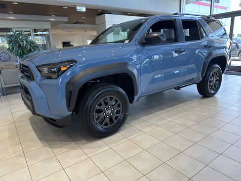 New 2026 Toyota 4Runner SR5 AWD/4WD image 3