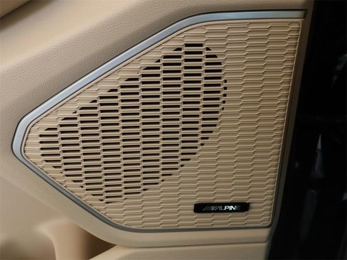 New 2023 Jeep Grand Cherokee L Limited w/ Luxury Tech Group II image 19