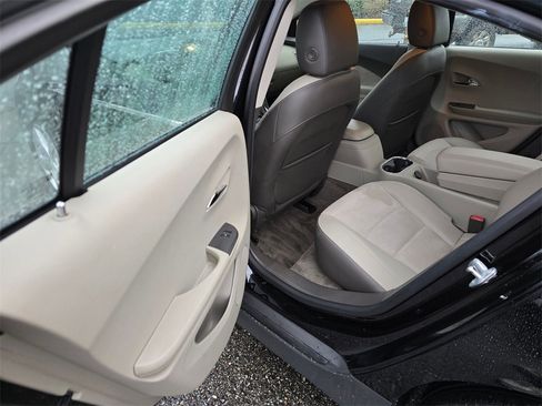 Used 2015 Chevrolet Volt Premium w/ Premium Trim Package image 16