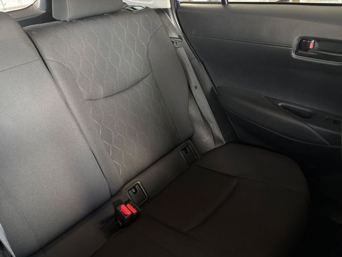 Used 2025 Toyota Corolla Cross LE image 36