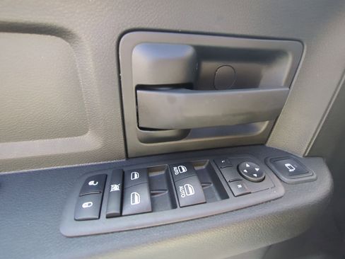 Used 2023 RAM 2500 Tradesman w/ Chrome Appearance Group image 23